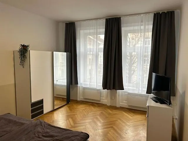 Paky Appartements 00411 Vienna Austria